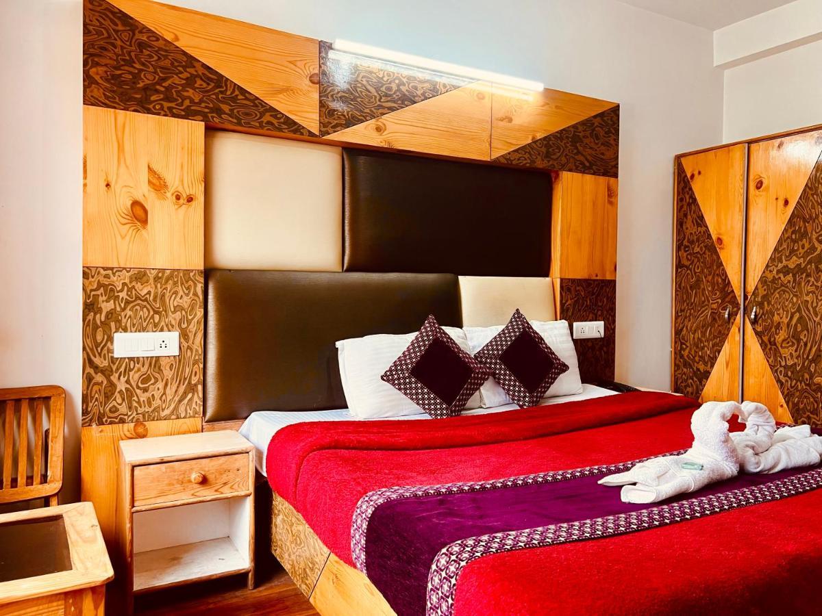 Wooib Hotels Manali  Bagian luar foto