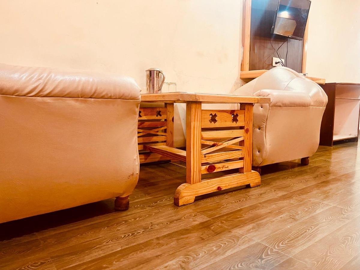 Wooib Hotels Manali  Bagian luar foto